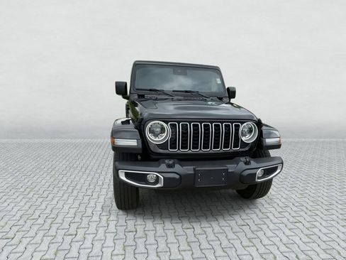 Used 2024 Jeep Wrangler Unlimited Sahara AWD/4WD image 3
