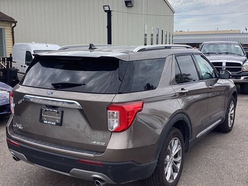Used 2021 Ford Explorer Limited w/ Equipment Group 301A AWD/4WD image 9