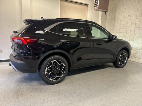 New 2026 Ford Escape Platinum w/ Premium Technology Package image 22