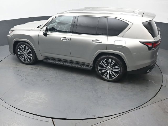 Used 2023 Lexus LX 600 4WD w/ Luxury Package image 47