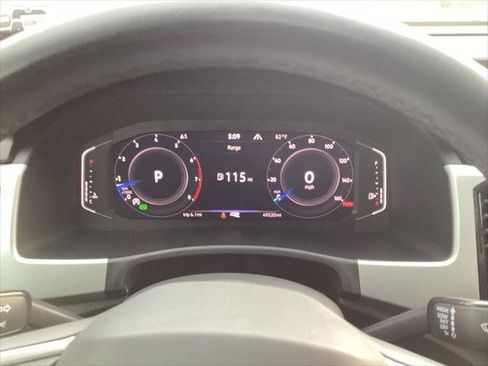 Used 2023 Volkswagen Atlas Cross Sport SEL R-Line AWD/4WD image 27