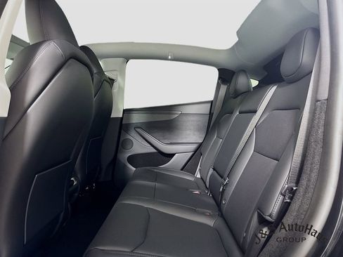 Used 2026 Tesla Model Y Long Range image 27