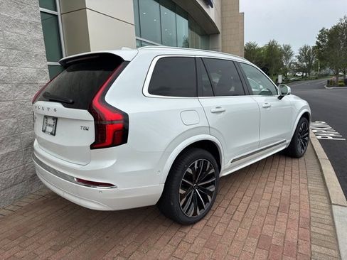 New 2025 Volvo XC90 T8 Plus image 3