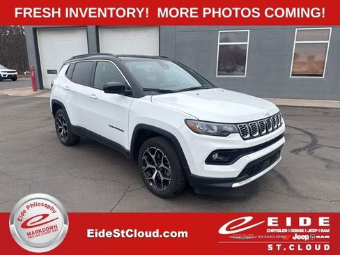 Used 2025 Jeep Compass Limited image 1