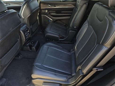 Used 2022 Jeep Grand Cherokee L Overland w/ Luxury Tech Group IV image 28