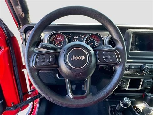 Used 2022 Jeep Gladiator Sport AWD/4WD image 11