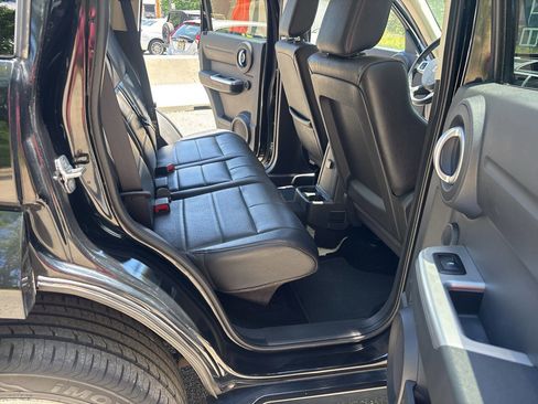 Used 2007 Dodge Nitro R/T AWD/4WD image 25