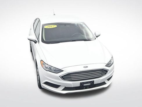 Used 2017 Ford Fusion SE w/ Fusion SE Technology Package FWD image 25