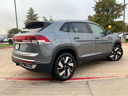 Used 2025 Volkswagen Atlas Cross Sport SE image 6