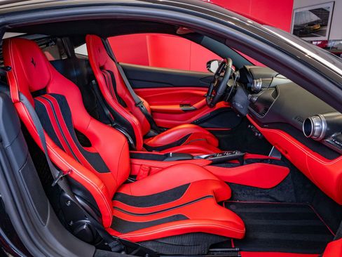 Used 2021 Ferrari F8 Tributo image 18