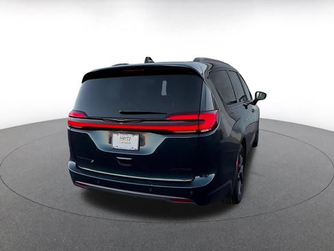 Used 2025 Chrysler Pacifica Limited FWD image 15