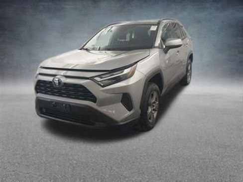 Used 2022 Toyota RAV4 XLE image 40