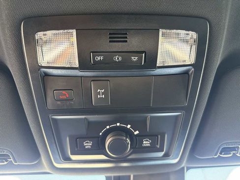 Used 2023 Toyota Tacoma TRD Off-Road image 17