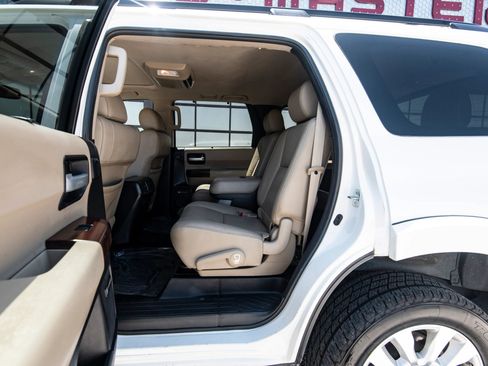 Used 2014 Toyota Sequoia Platinum AWD/4WD image 28