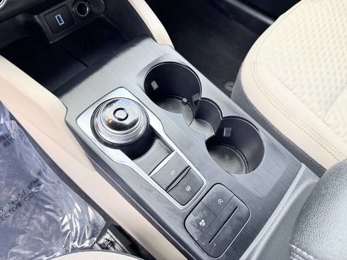 Used 2020 Ford Escape SE image 14