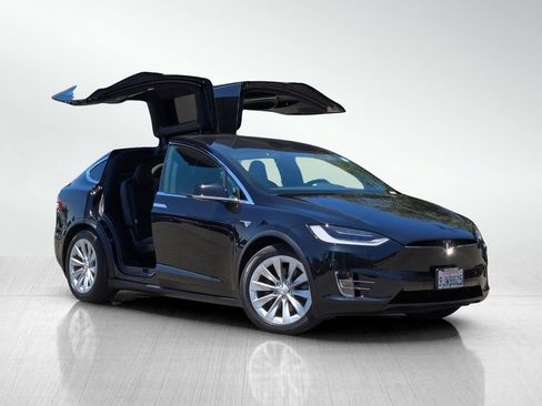 Used 2018 Tesla Model X 75D AWD/4WD image 3