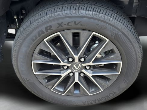 Used 2025 Lexus GX 550 w/ Accessory Package (2T) AWD/4WD image 30