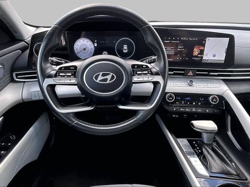Used 2025 Hyundai Elantra Limited FWD image 6