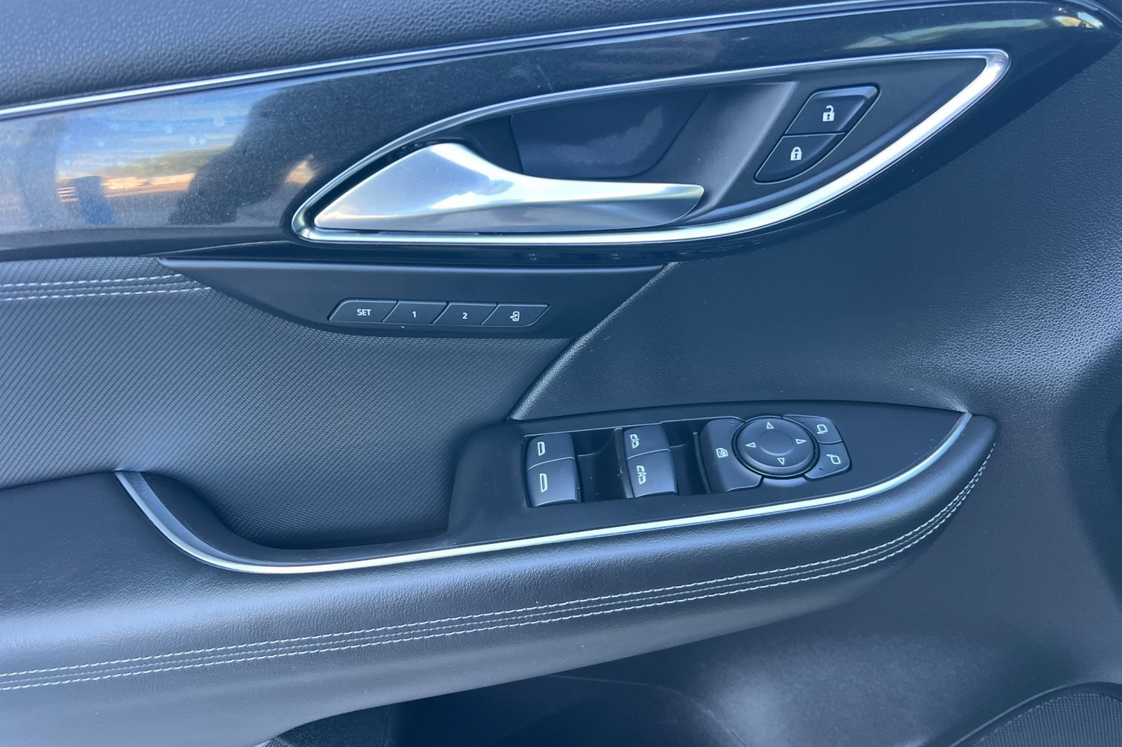 Used 2024 Buick Envision Preferred AWD/4WD image 8
