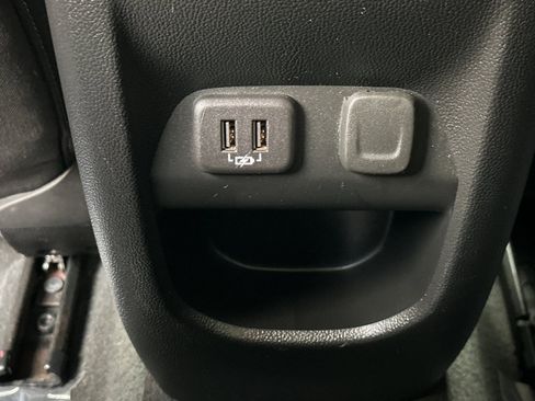 Used 2021 Chevrolet Colorado LT image 15