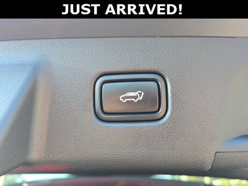 Used 2022 Hyundai Palisade Calligraphy image 8