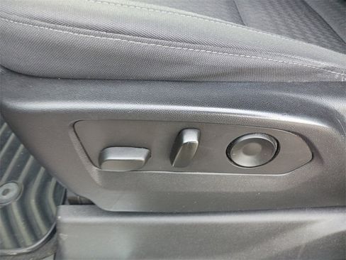 Used 2022 GMC Sierra 1500 SLE image 32