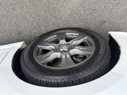 Used 2017 Toyota Sienna SE Premium FWD image 8