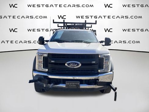 Used 2018 Ford F550 2WD Crew Cab Super Duty image 4