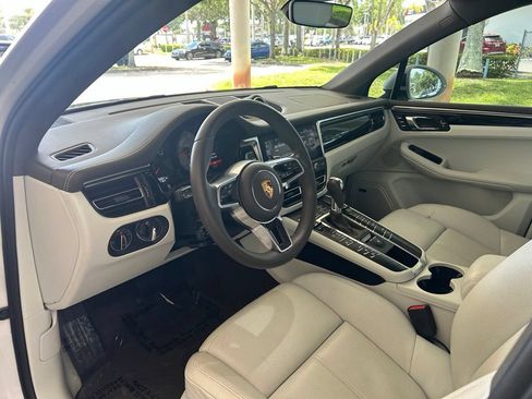 Used 2021 Porsche Macan S AWD/4WD image 6