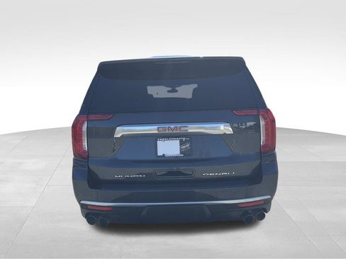 Used 2021 GMC Yukon Denali w/ Denali Premium Package image 4