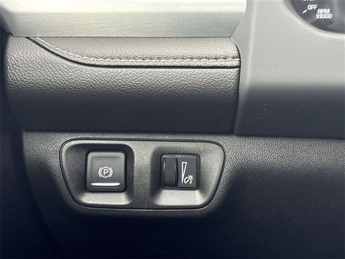 Used 2023 GMC Acadia SLE w/ Driver Convenience Package image 18