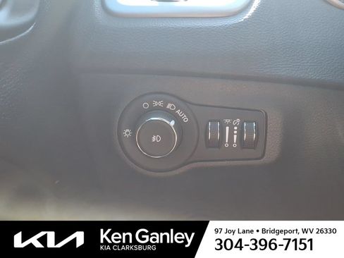 Used 2020 Jeep Compass Latitude AWD/4WD image 21