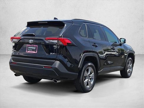 Used 2024 Toyota RAV4 XLE FWD image 5