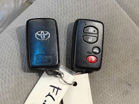 Used 2011 Toyota Camry Hybrid FWD image 12