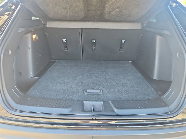 Used 2025 Chevrolet Trax RS w/ Sunroof Package FWD image 24