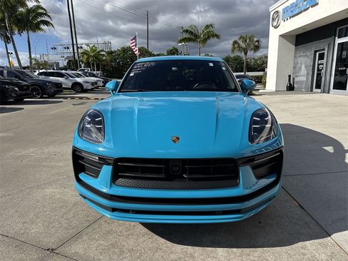 Used 2023 Porsche Macan Turbo image 9
