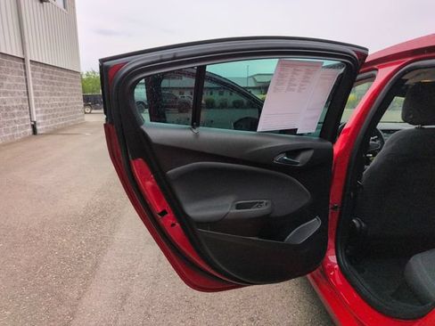 Used 2018 Chevrolet Cruze LT FWD image 24
