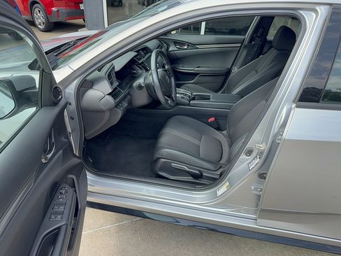 Used 2020 Honda Civic Sport image 5