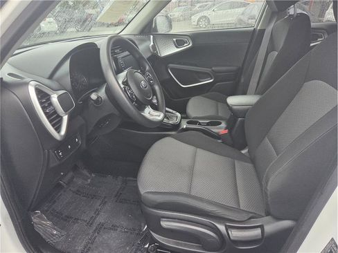 Used 2020 Kia Soul LX image 15