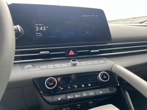 Certified 2023 Hyundai Elantra SEL w/ Convenience Package FWD image 28