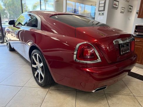 Used 2019 Rolls-Royce Wraith image 9