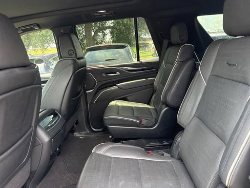 Used 2023 Cadillac Escalade Sport RWD image 11