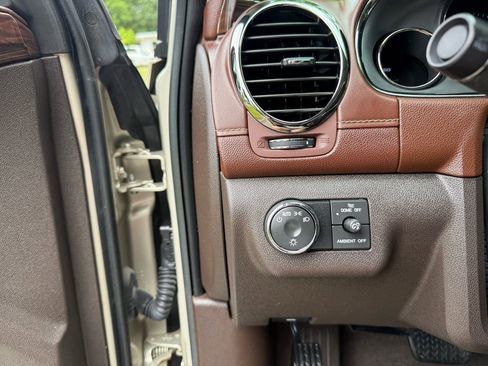 Used 2013 Buick Enclave Premium AWD/4WD image 20