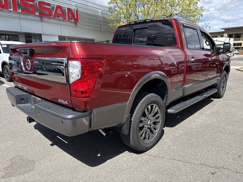 Used 2018 Nissan Titan Platinum Reserve w/ Platinum Utility Package image 7