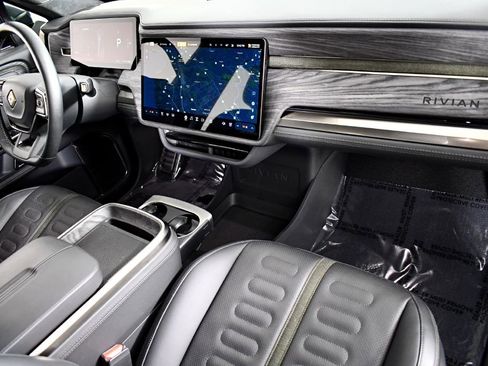 Used 2022 Rivian R1T Launch Edition image 20