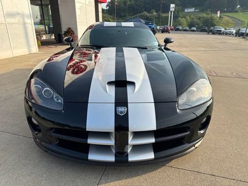 Used 2006 Dodge Viper SRT-10 RWD image 2