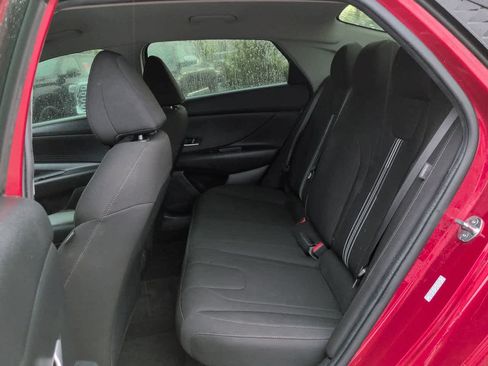 Used 2024 Hyundai Elantra Blue FWD image 13