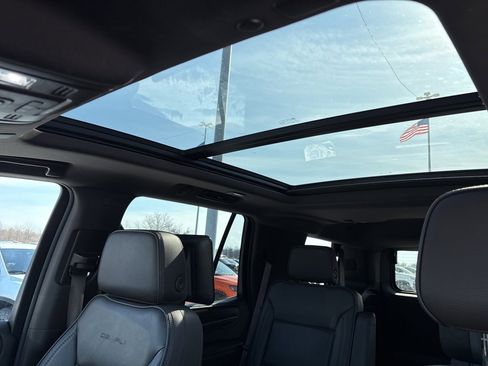 Used 2022 GMC Yukon Denali w/ Denali Ultimate Package image 15
