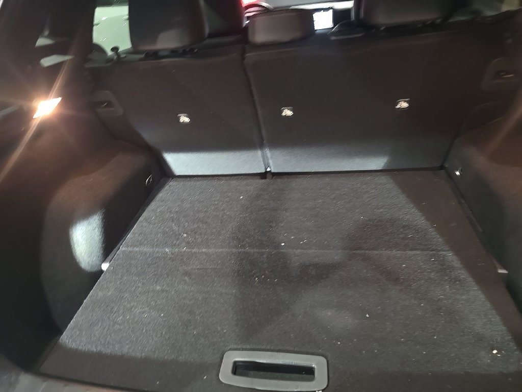 Used 2025 Nissan Kicks SR FWD image 11