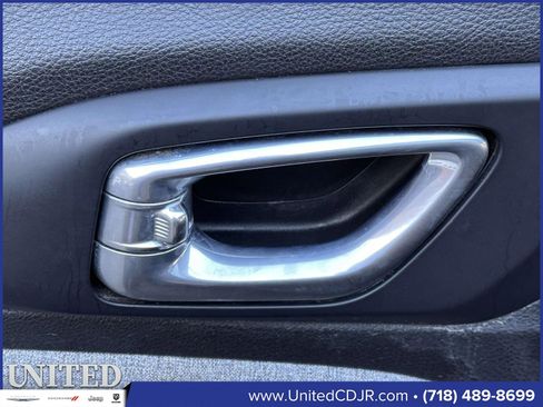 Used 2023 Jeep Compass Latitude w/ Sun and Sound Group image 13